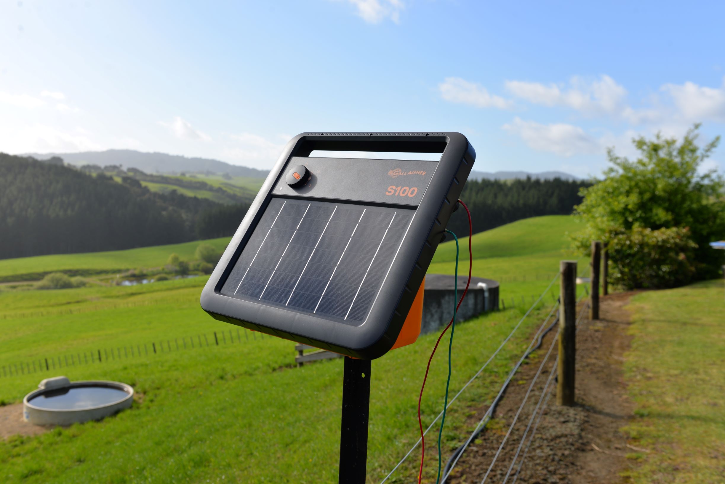 Gallagher S100 Solar Energizer