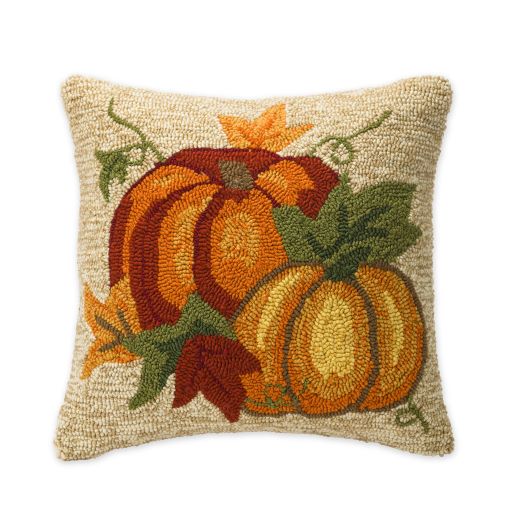 INDOOR/OUTDOOR HOOKED PILLOW, 18"X18''