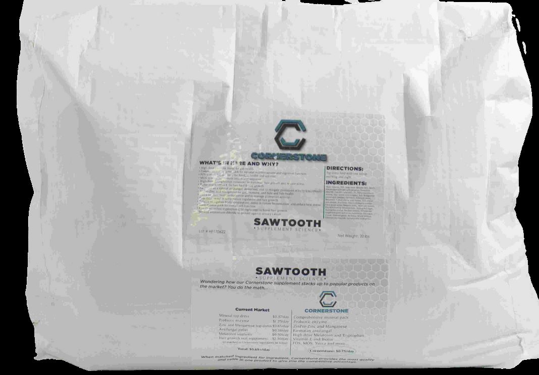 Sawtooth Cornerstone Show Livestock Supplement 20 lb. Poly Bag